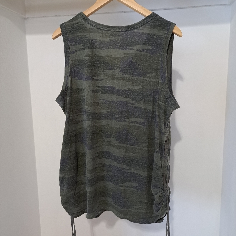 DC jeans | Camo green v neck sleevless tank top with side tie ups - Picture 4 of 8